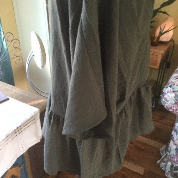 new without tags Button up peplum blouse - Picture 3 of 4